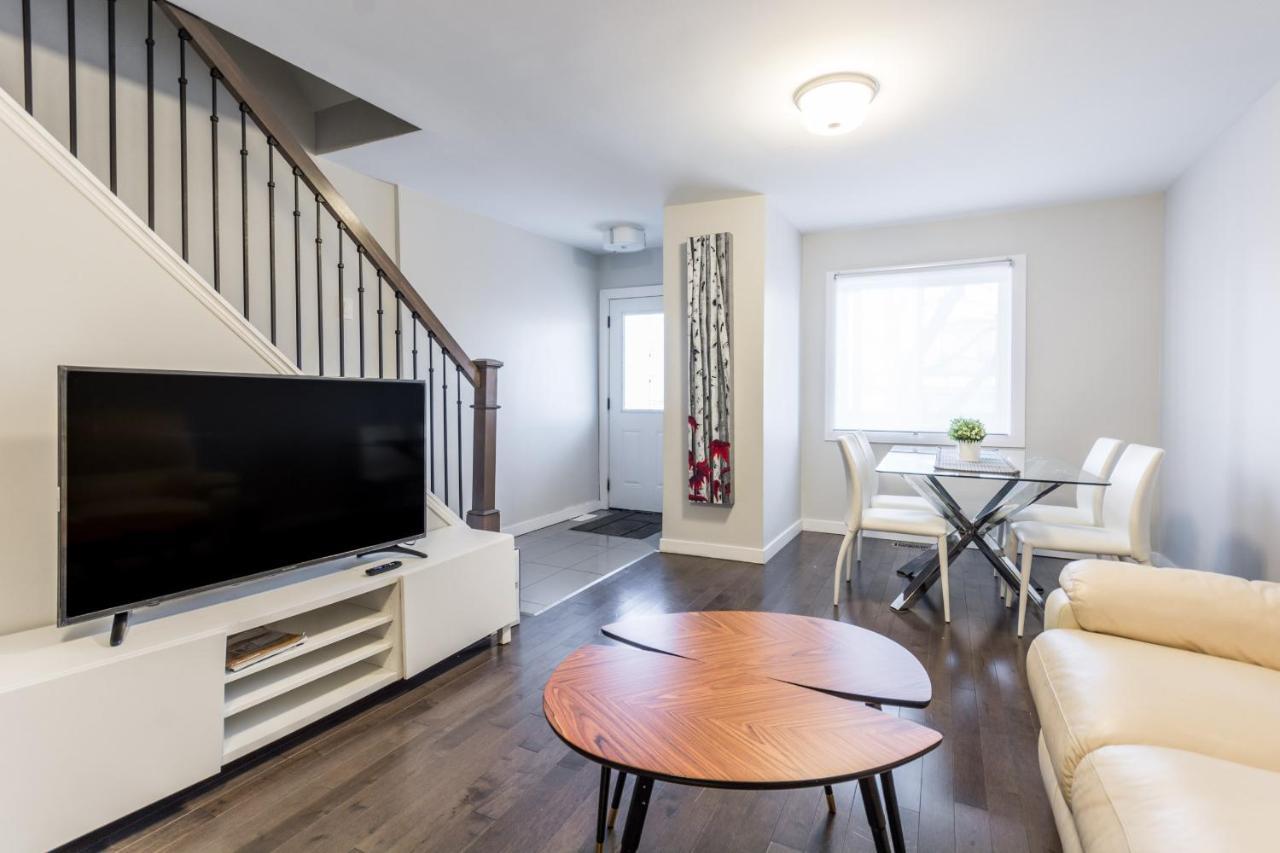 Spacious 3 Bdrm Home Near Downtown Οττάβα Εξωτερικό φωτογραφία
