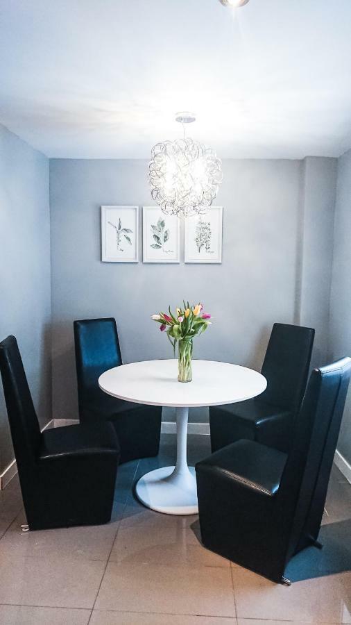 Spacious 3 Bdrm Home Near Downtown Οττάβα Εξωτερικό φωτογραφία